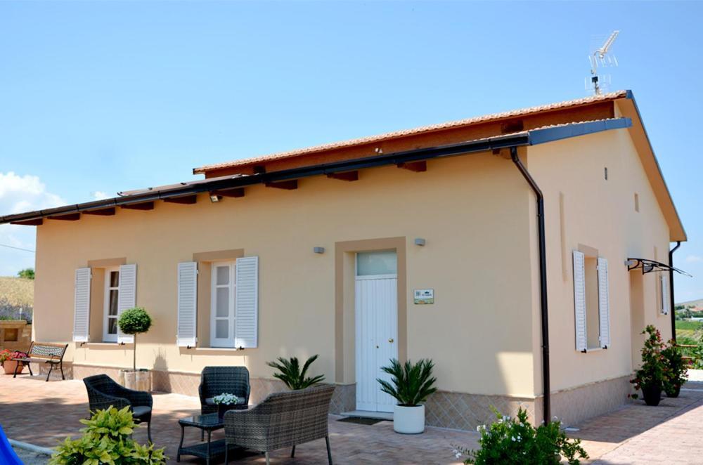 Re Umberto Suite San Salvo Exterior foto